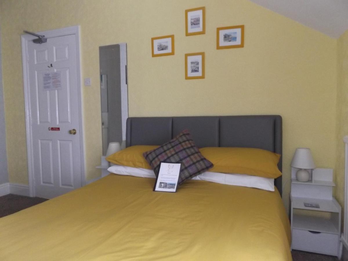 The Phoenix Guest House Скарборо Экстерьер фото