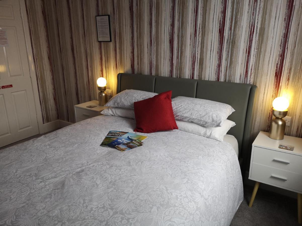 The Phoenix Guest House Скарборо Экстерьер фото